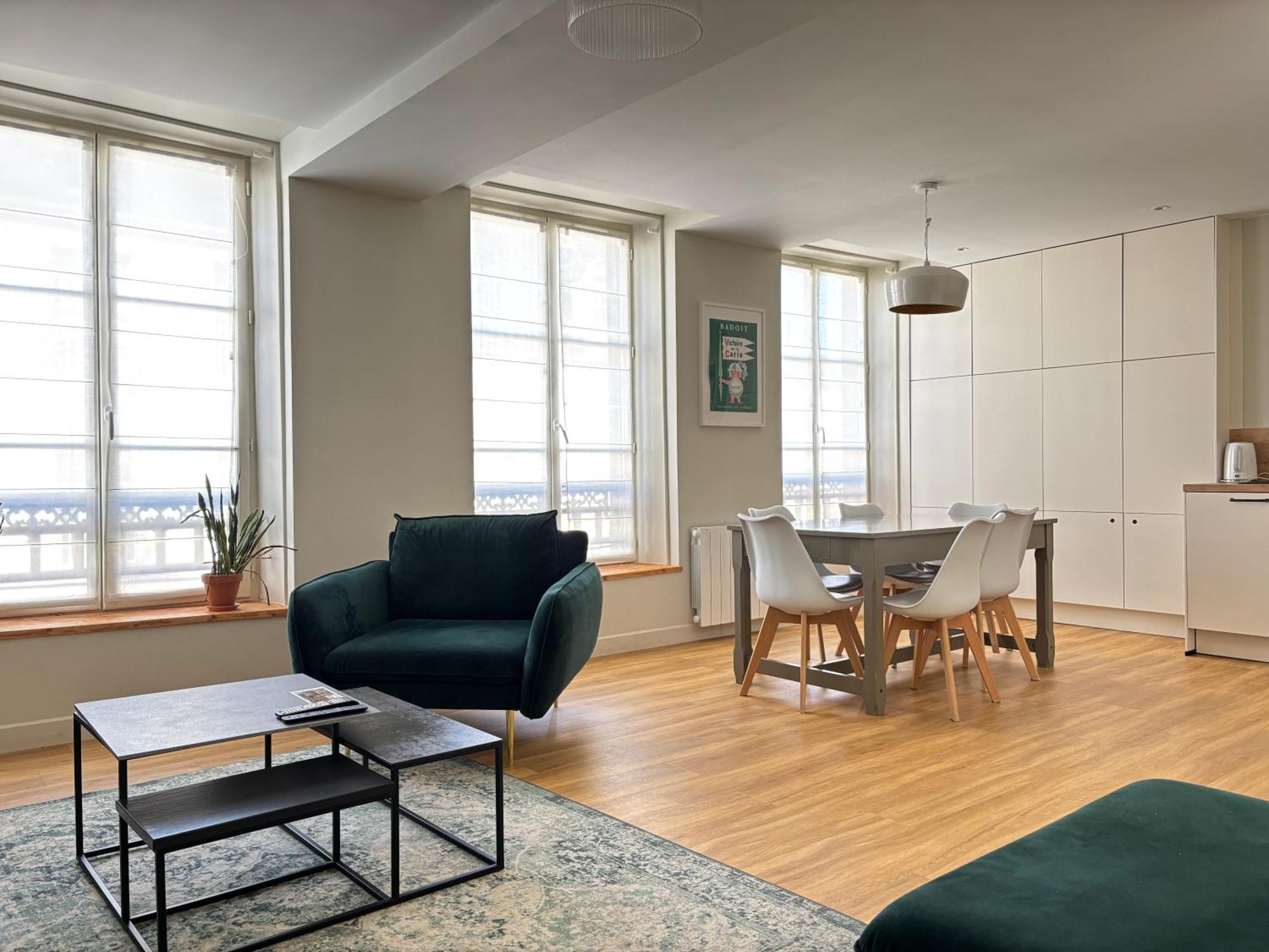 Bajocasse Apt Duplex Spacieux 3 Ch 2 Sdb Cosy Plein Centre Bayeux Decoration Elegante Proche Plages Du Debarquement Bagian luar foto